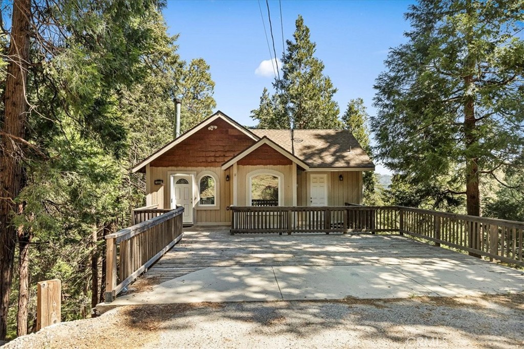 1053 Lausanne Drive Property Photo 1