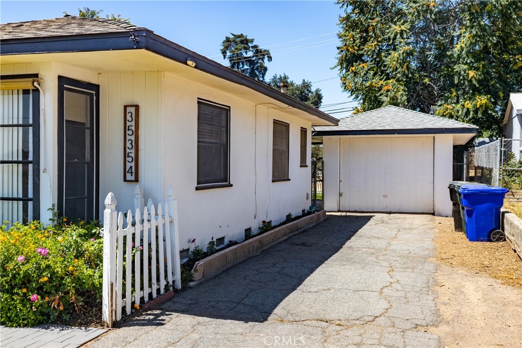 35354 Avenue A Property Photo 4