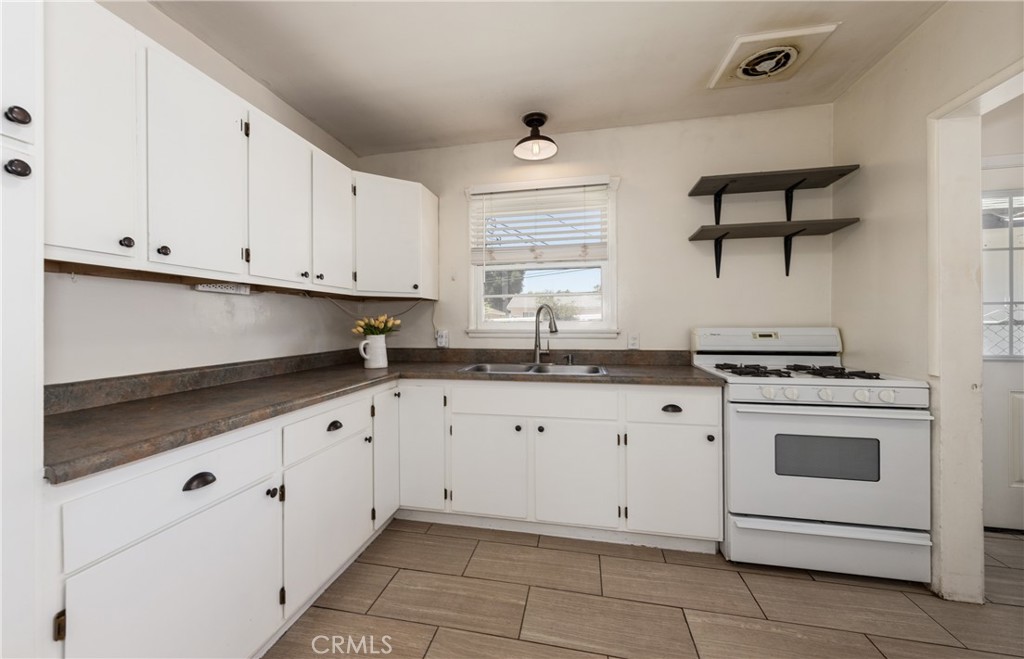 35354 Avenue A Property Photo 8