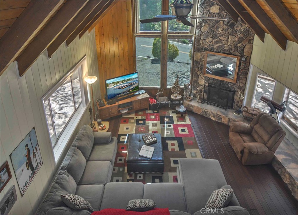 1353 Golden Rule Lane Property Photo 2