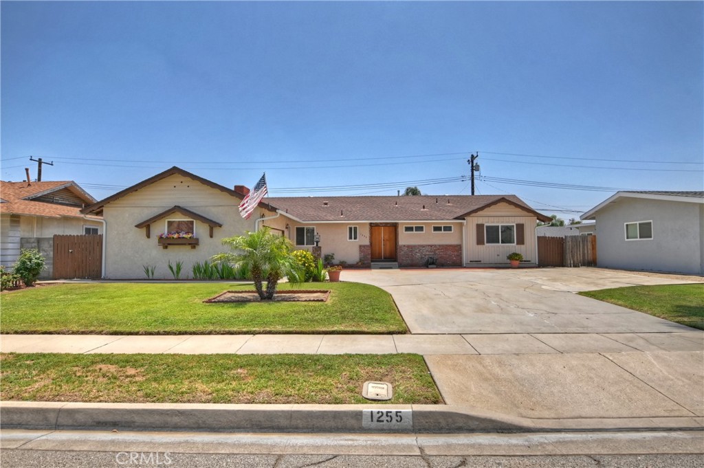 1255 E 25th Street Property Photo 3