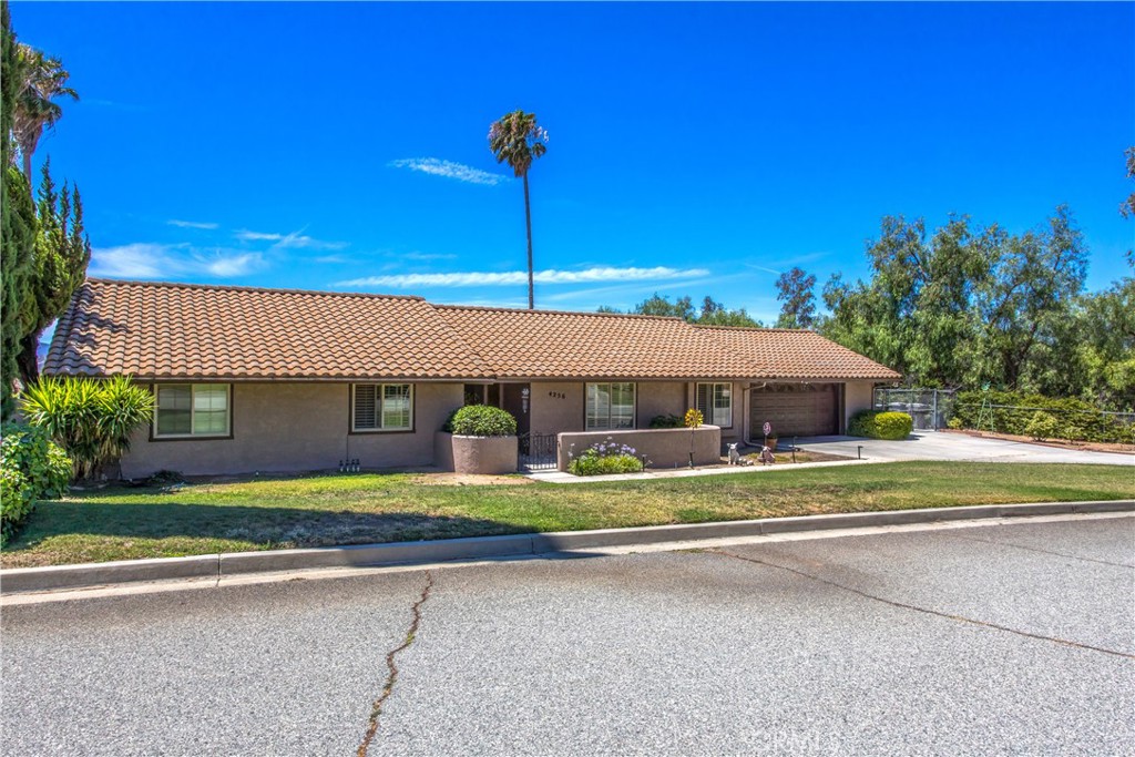 4256 Mockingbird Lane Property Photo 1