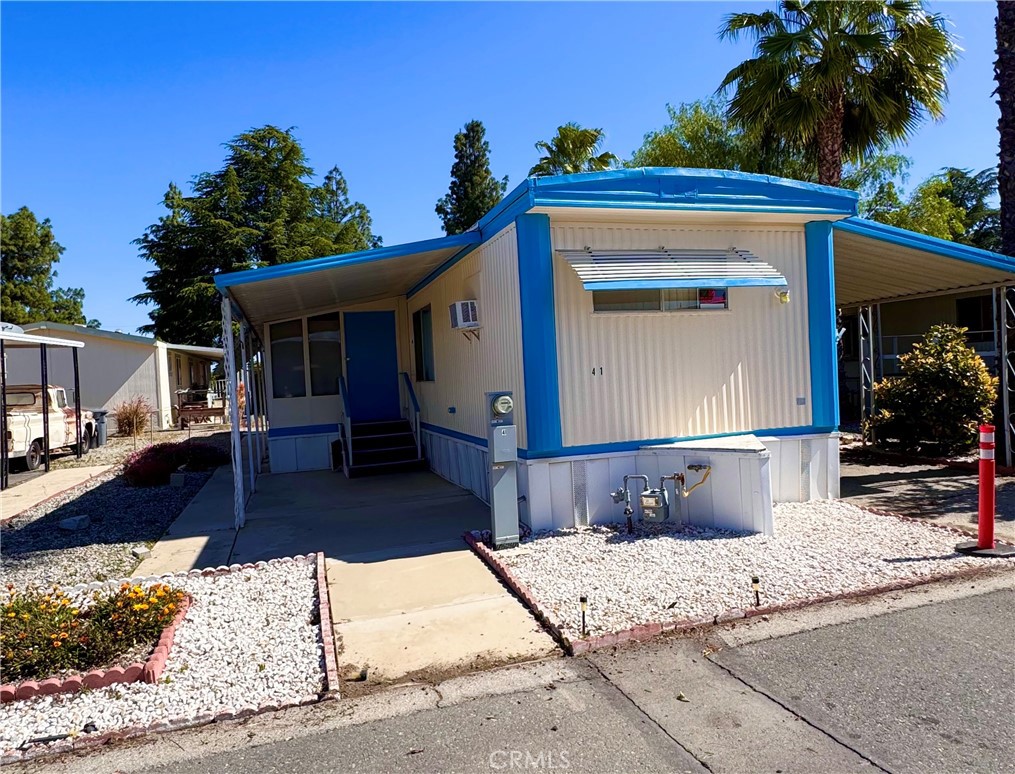 725 W Thornton