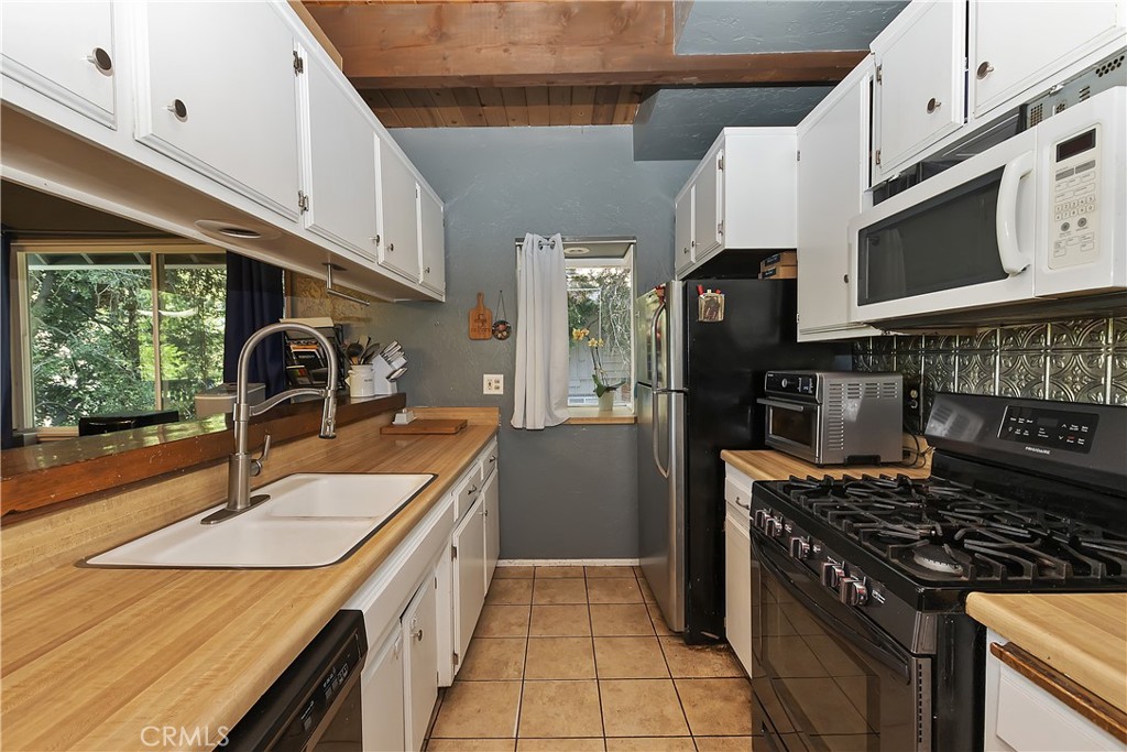 197 Weisshorn Drive Property Photo 4
