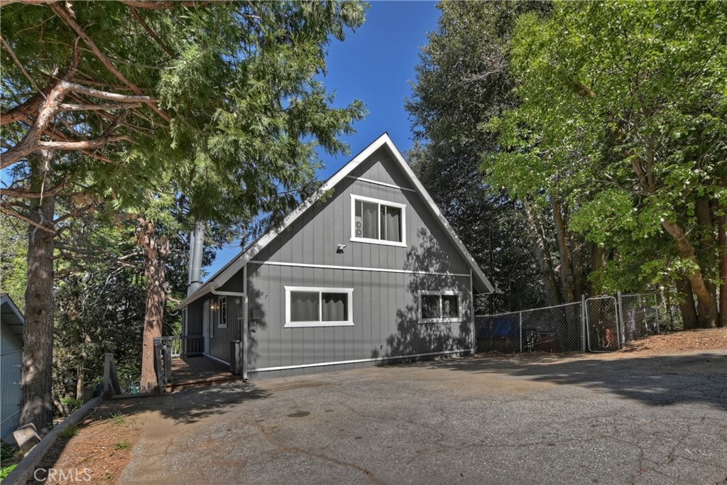 197 Weisshorn Drive Property Photo 5