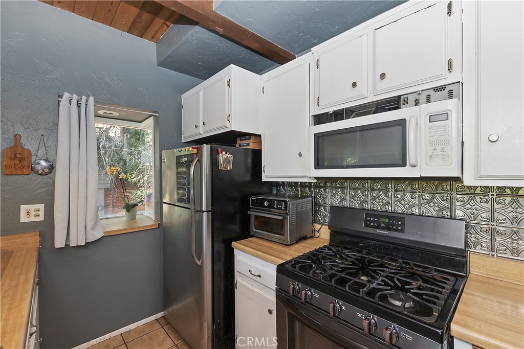 197 Weisshorn Drive Property Photo 14