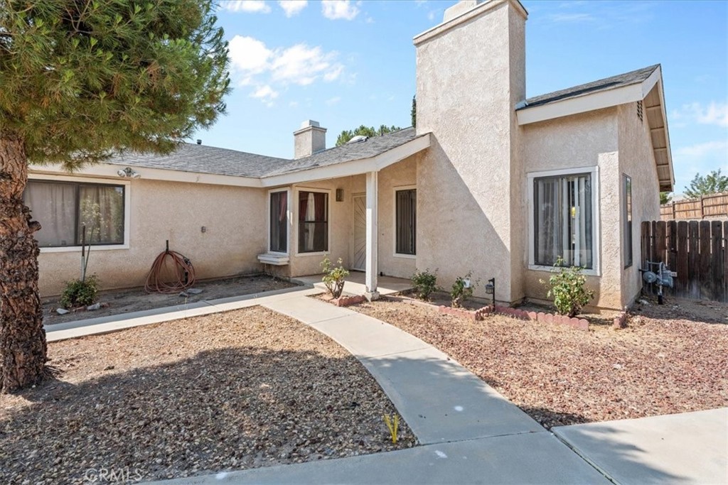 14237 Poplar Street Property Photo 3