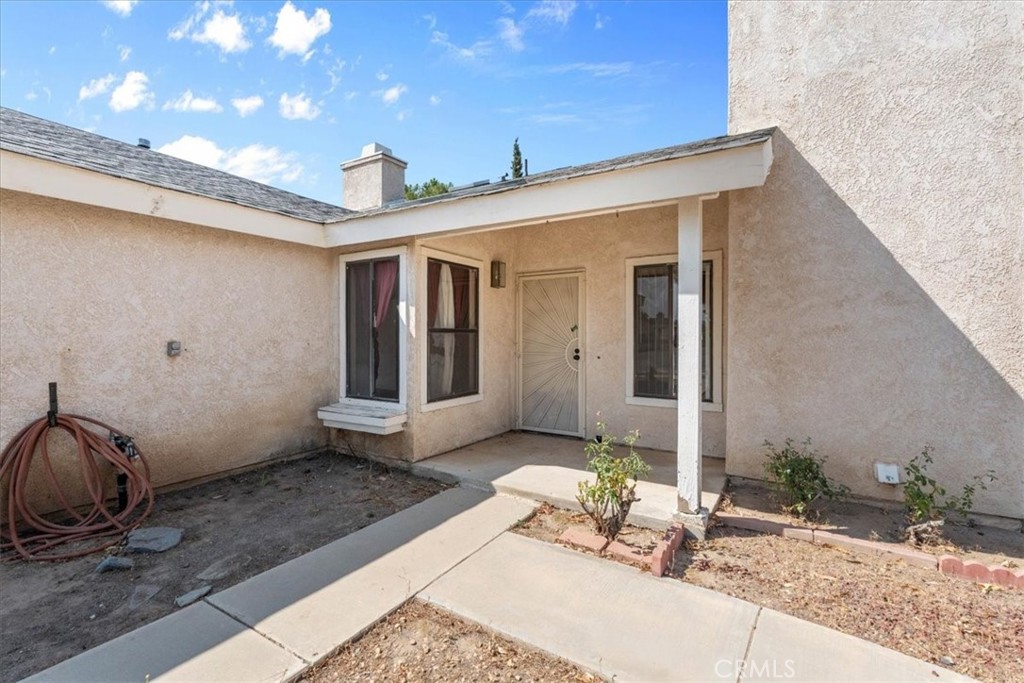 14237 Poplar Street Property Photo 4