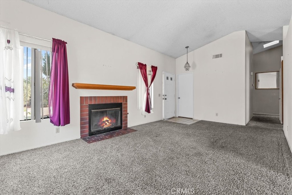 14237 Poplar Street Property Photo 5