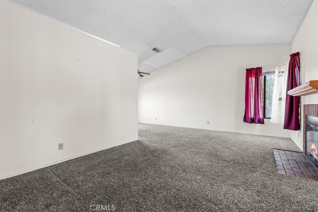 14237 Poplar Street Property Photo 6