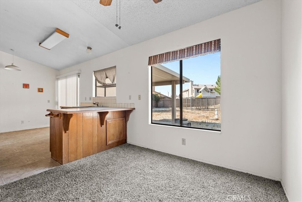 14237 Poplar Street Property Photo 8