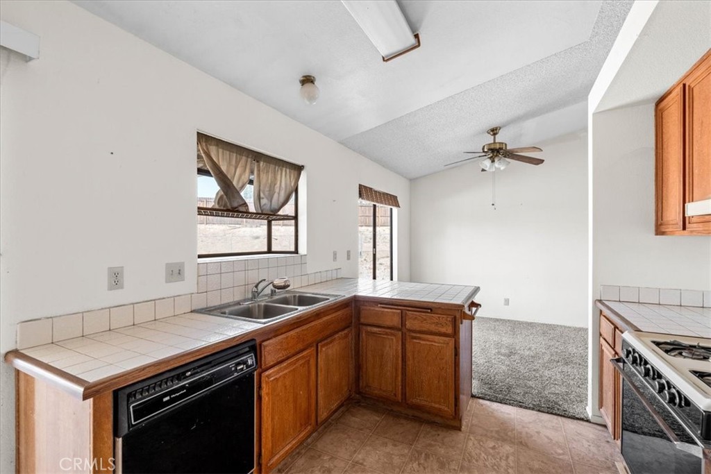 14237 Poplar Street Property Photo 12