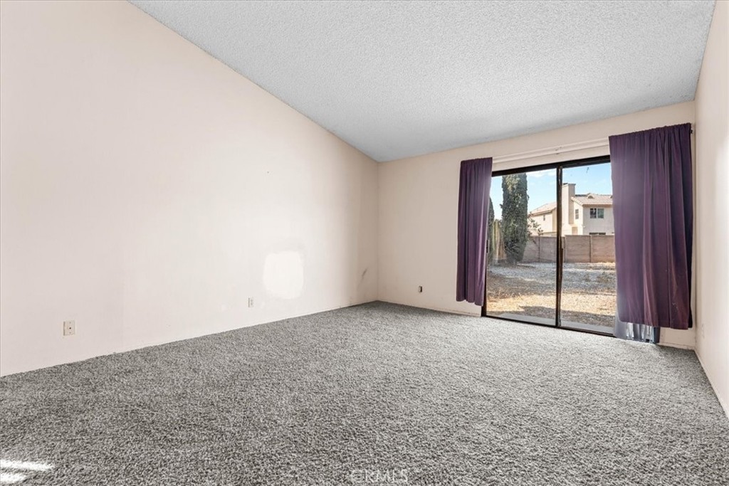 14237 Poplar Street Property Photo 14