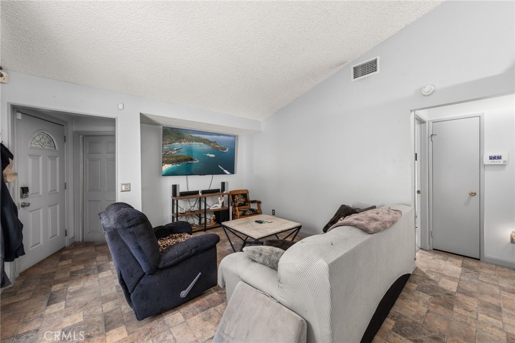 12325 Bellflower Court Property Photo 4