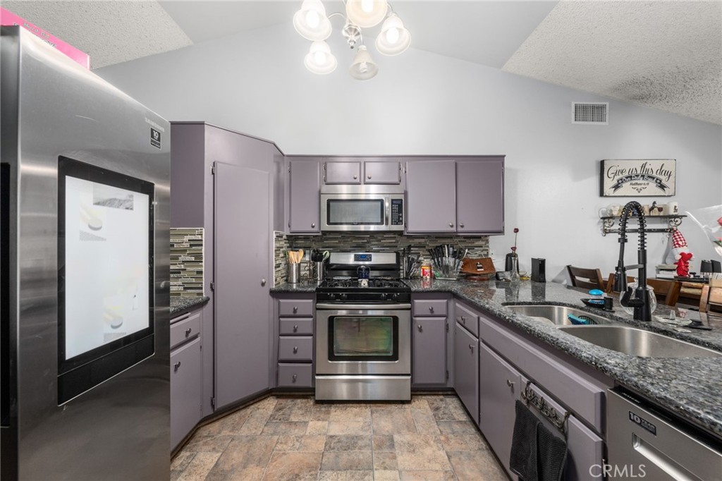 12325 Bellflower Court Property Photo 5