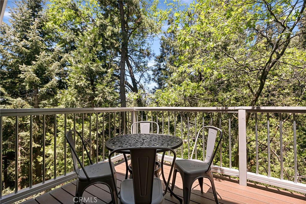 1080 Chateau Drive Property Photo 1