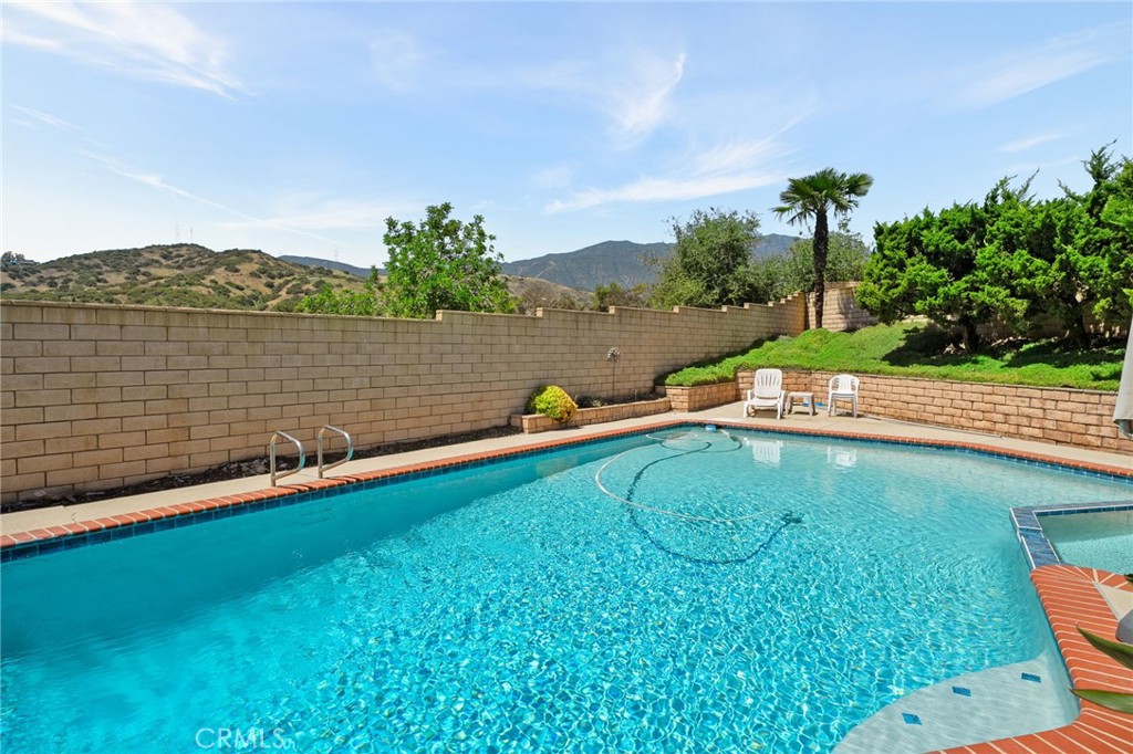 2324 Dana Court Property Photo 1