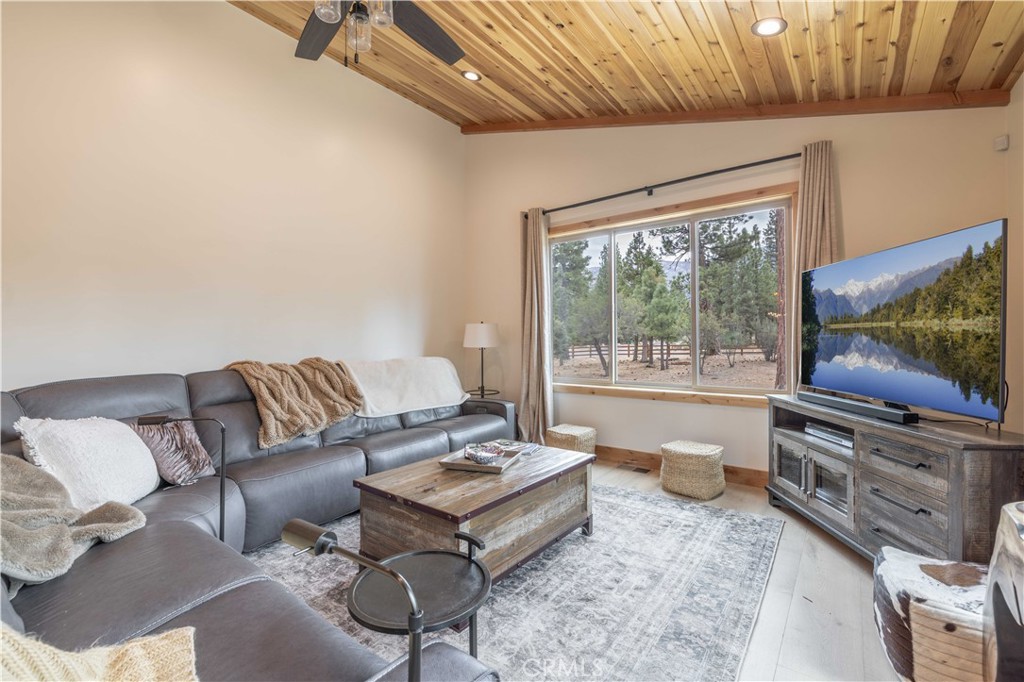 1635 Shenandoah Way Property Photo 12
