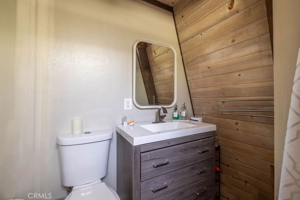 1012 E Fairway Boulevard Property Photo 12