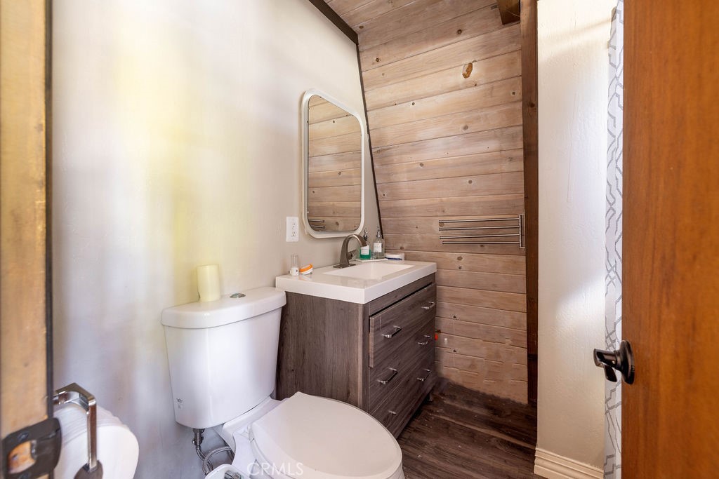 1012 E Fairway Boulevard Property Photo 13