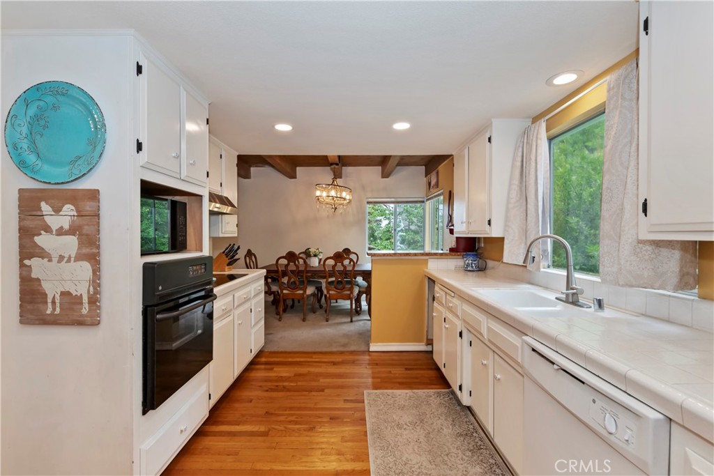 30997 Wild Oak Drive Property Photo 3