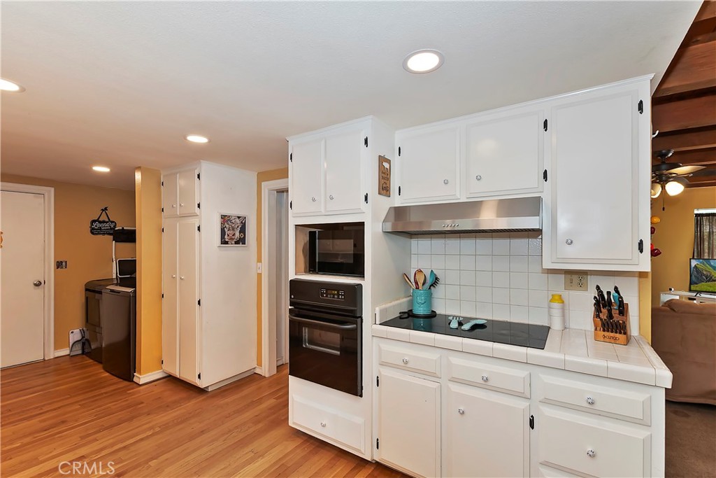 30997 Wild Oak Drive Property Photo 4