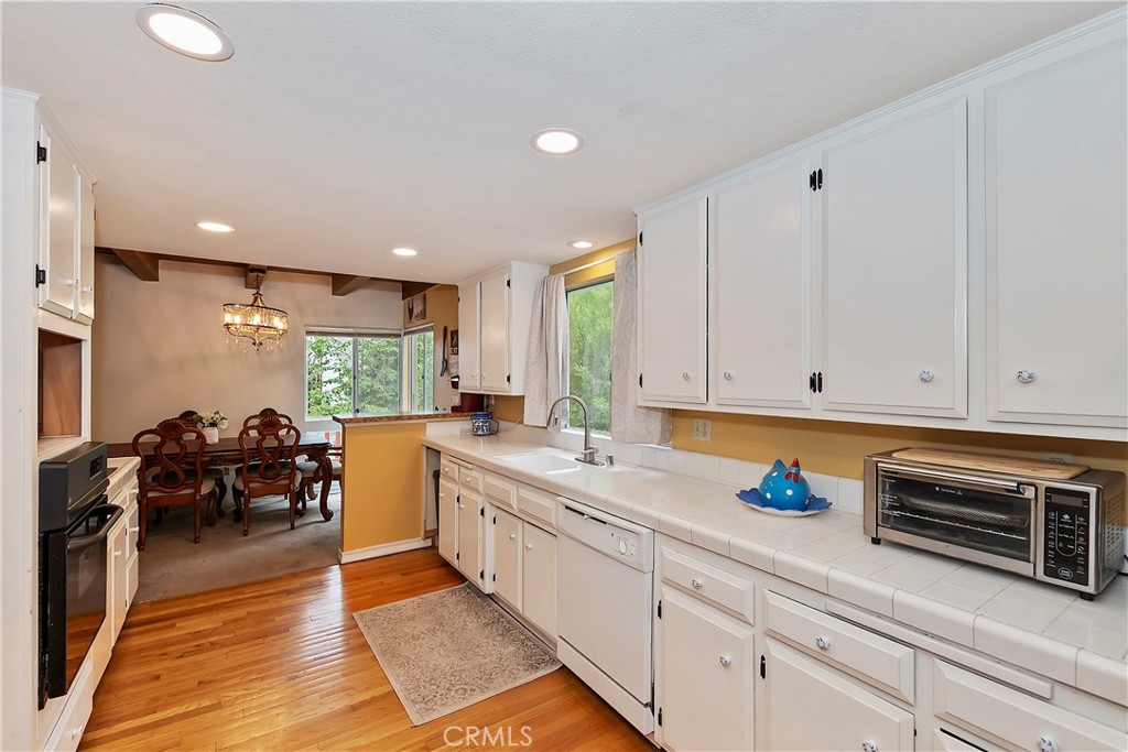 30997 Wild Oak Drive Property Photo 12