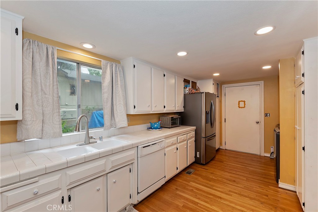 30997 Wild Oak Drive Property Photo 13