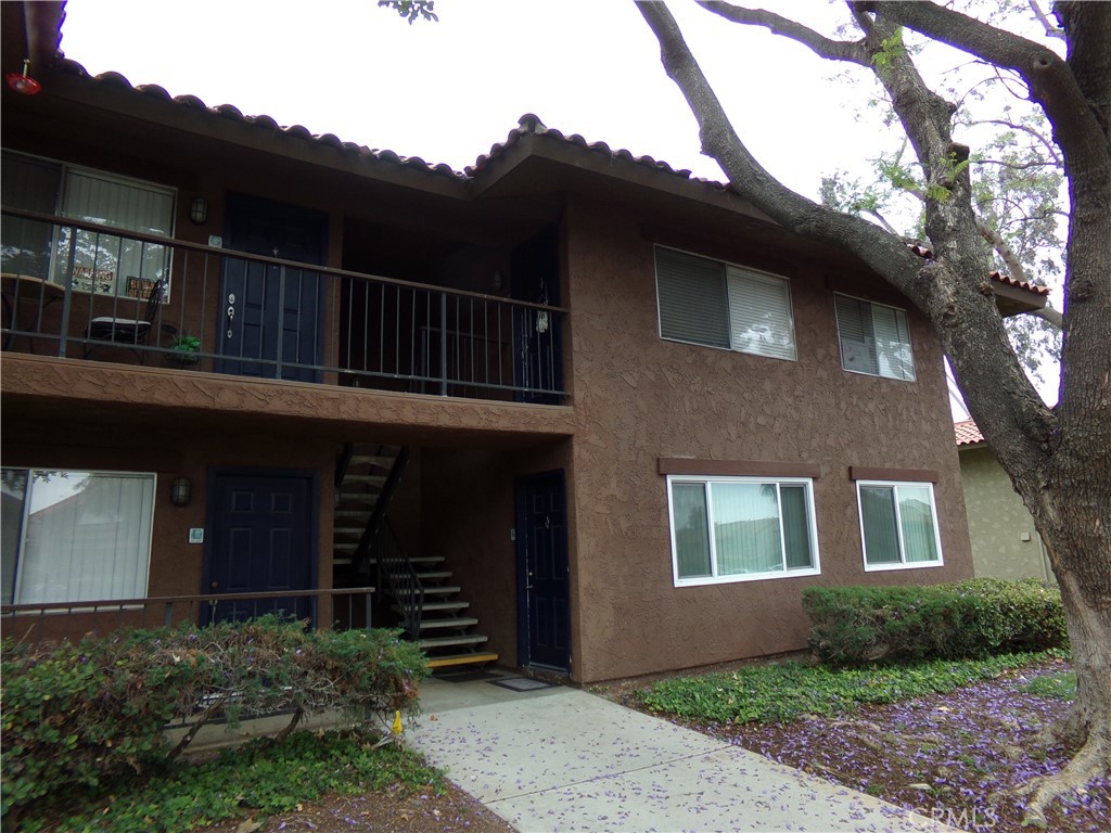 1598 Border Avenue H Property Photo 1