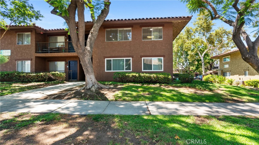 1598 Border Avenue H