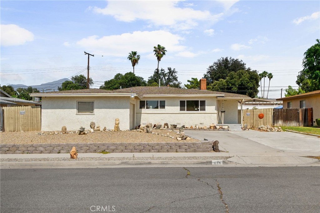 614 Naomi Street Property Photo 1