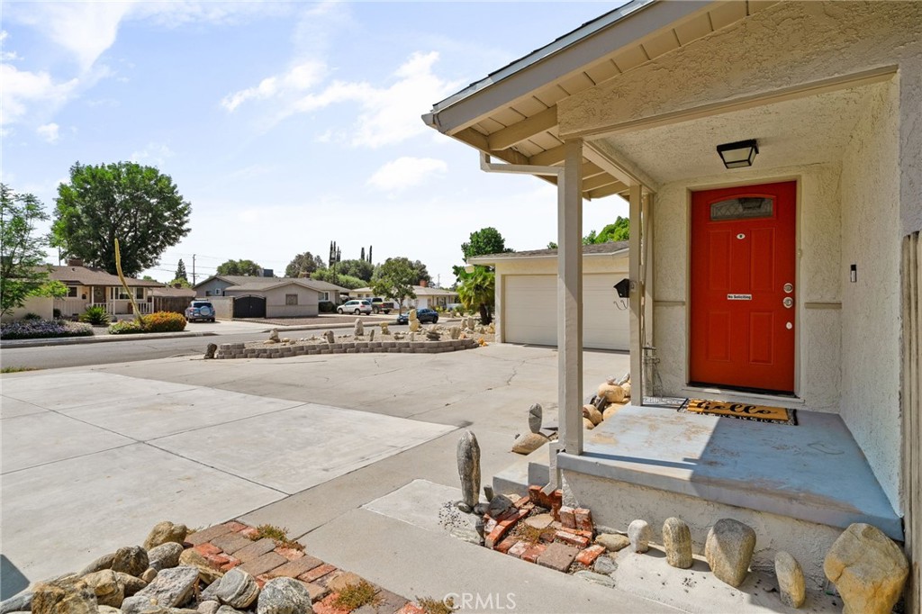 614 Naomi Street Property Photo 2