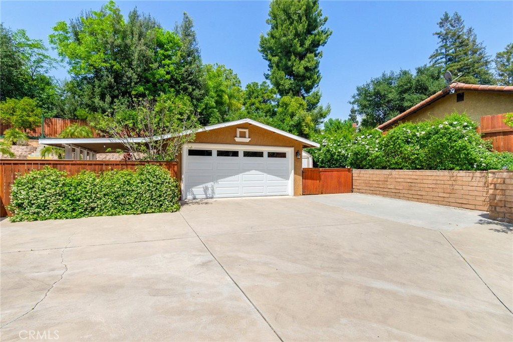 1435 Elizabeth Street Property Photo 32