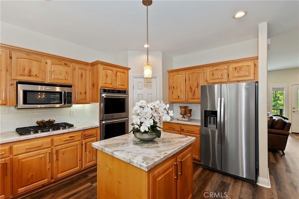 942 Lucerne Lane Property Photo 17