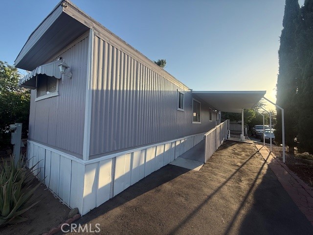 995 Pomona 88 Property Photo 1