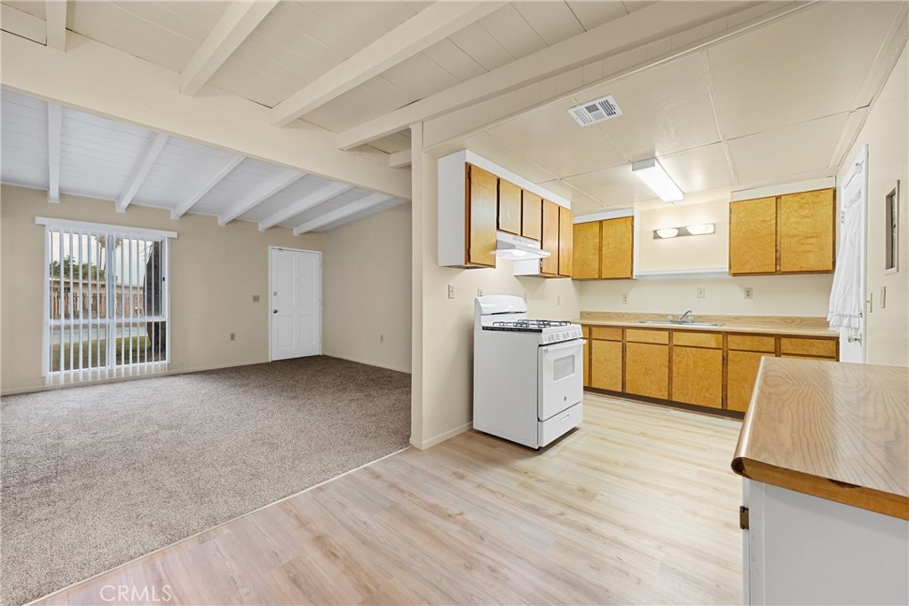 25347 E Union Street Property Photo 6