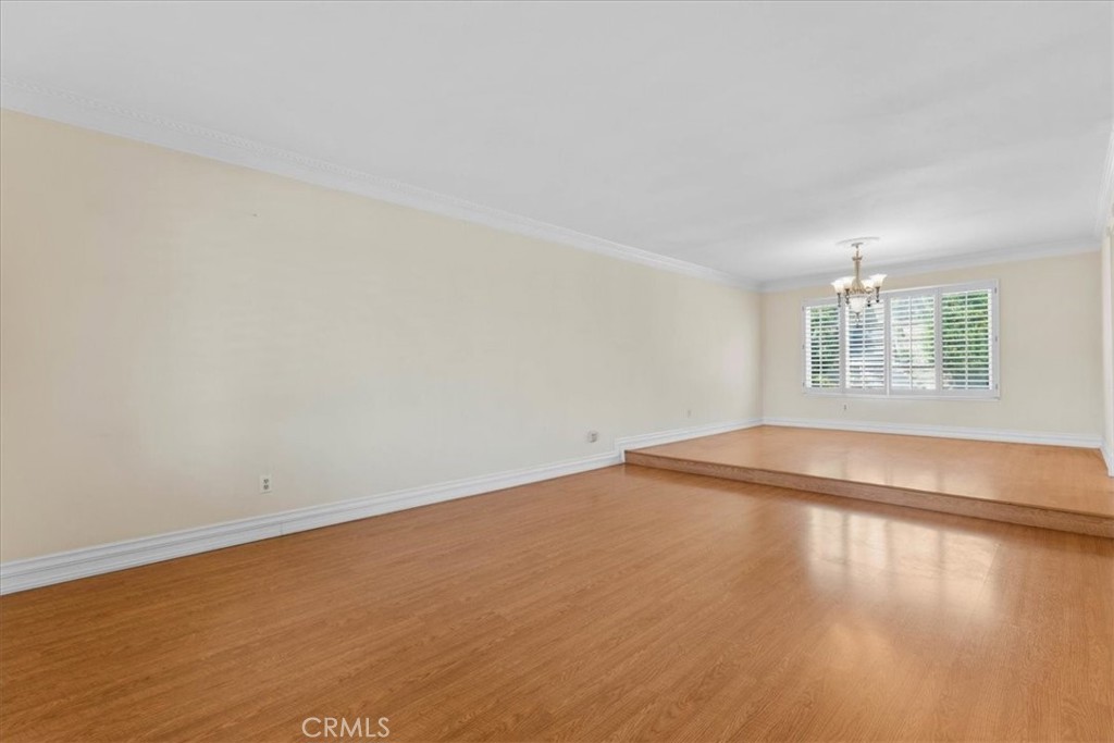 10586 Ring Ave Property Photo 9