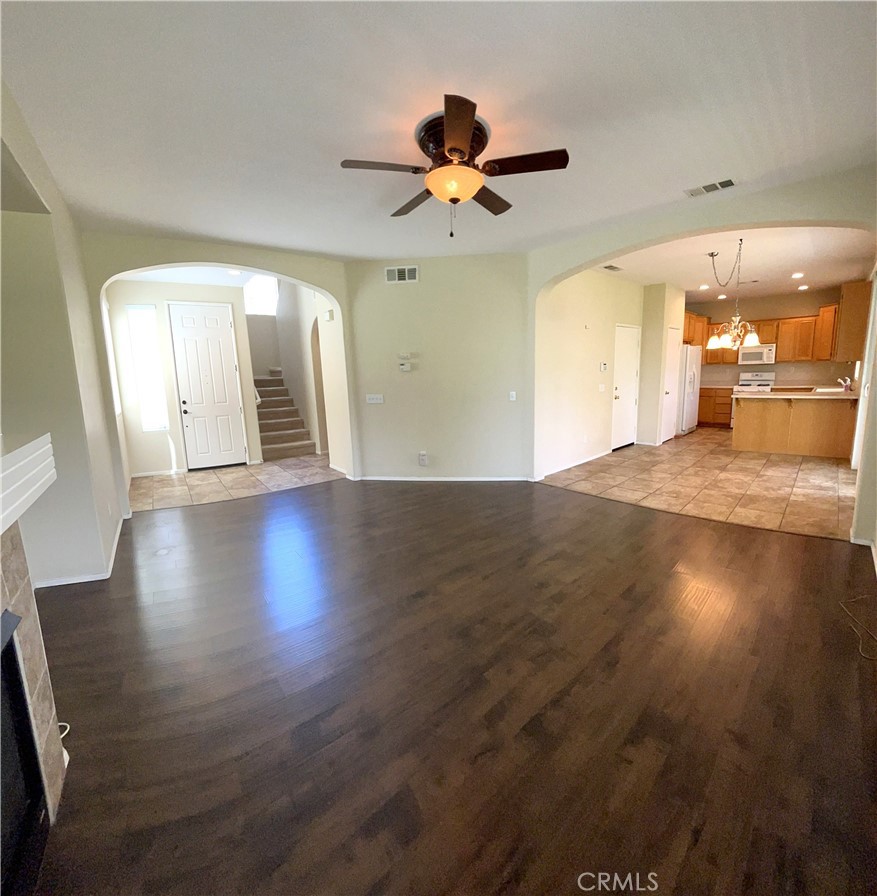 33349 Wallace Way Property Photo 4
