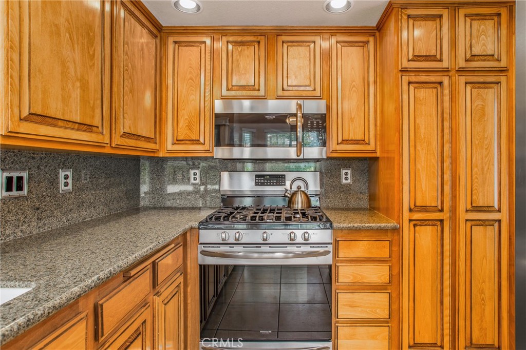 100 Waters Court Property Photo 20