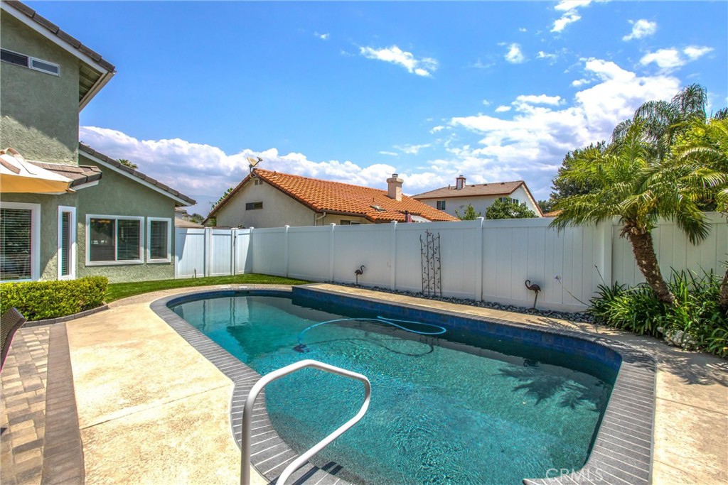 100 Waters Court Property Photo 35