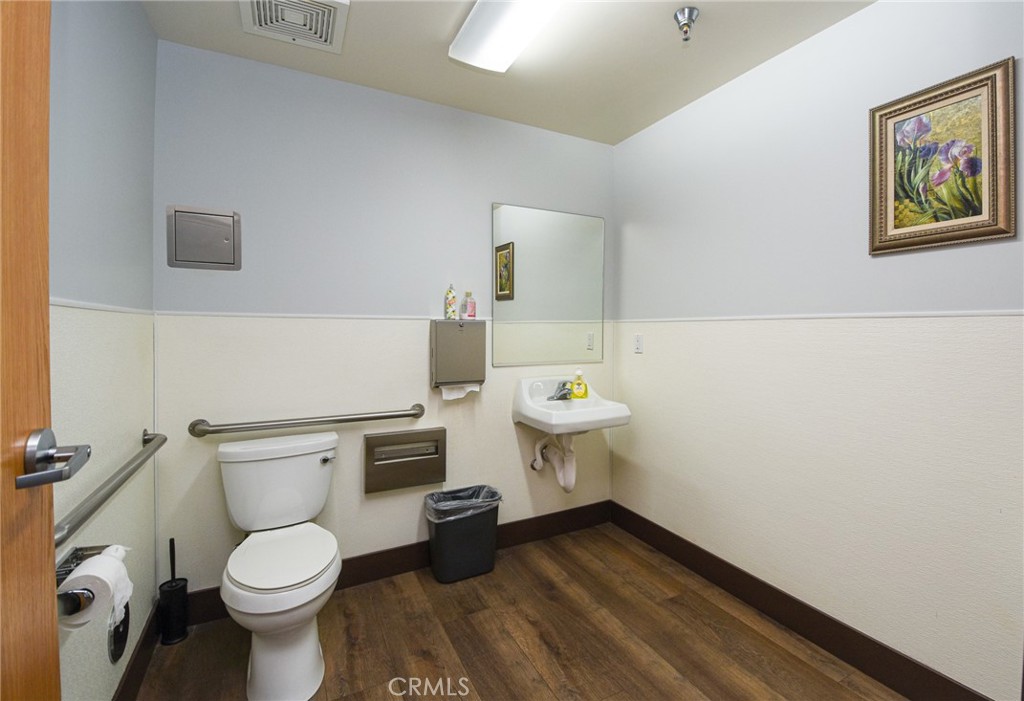 555 Queensland Circle 102 Property Photo 23