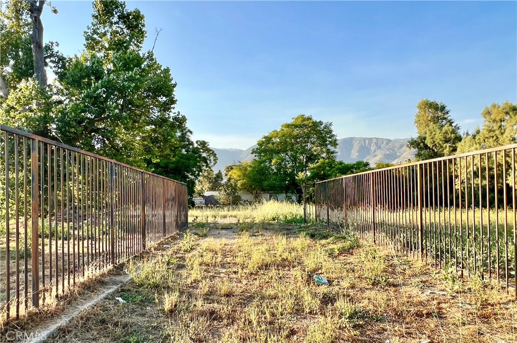 1040 W 48th Street Property Photo 4