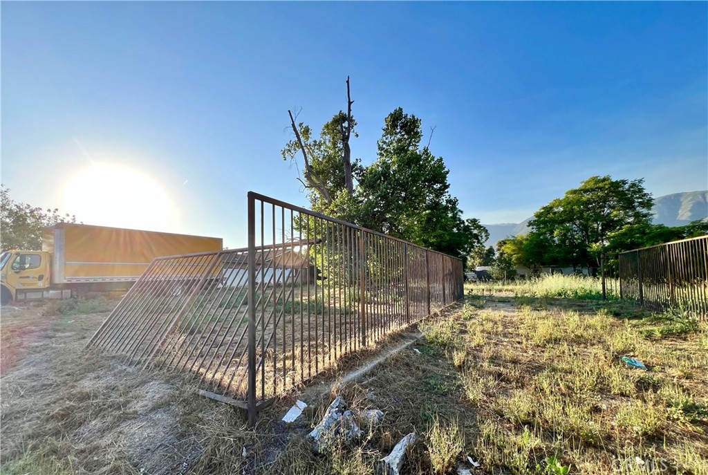 1040 W 48th Street Property Photo 5