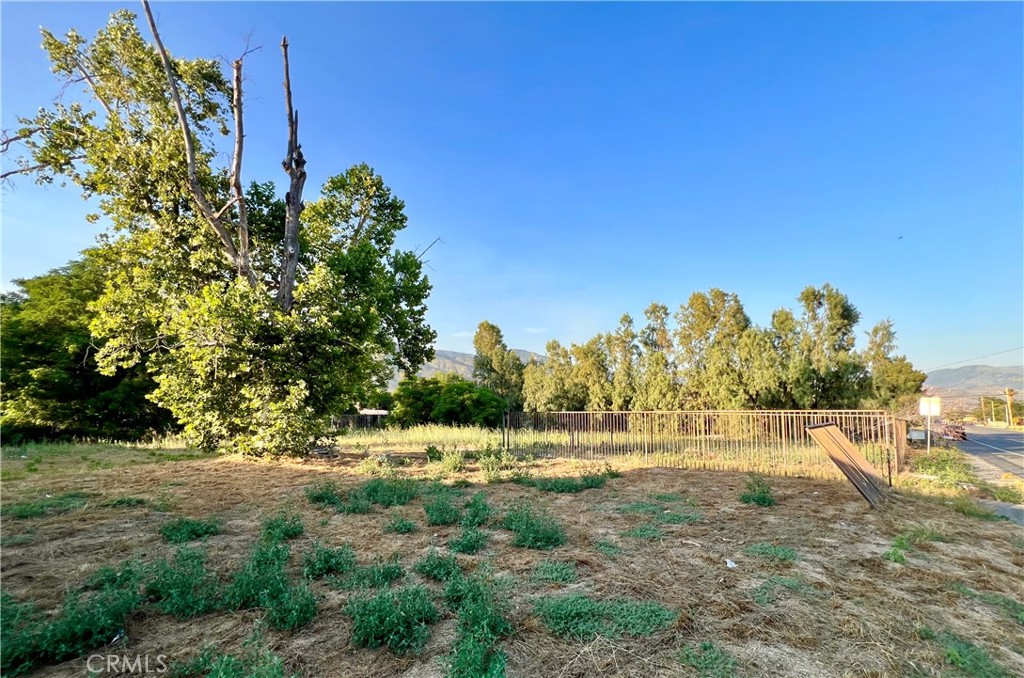 1040 W 48th Street Property Photo 6