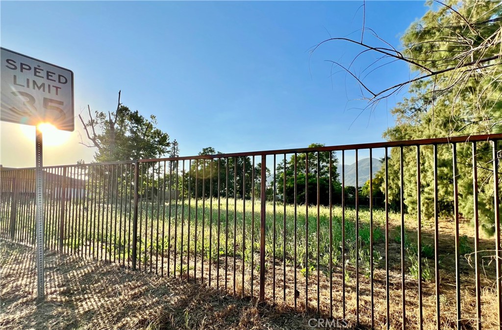 1040 W 48th Street Property Photo 7