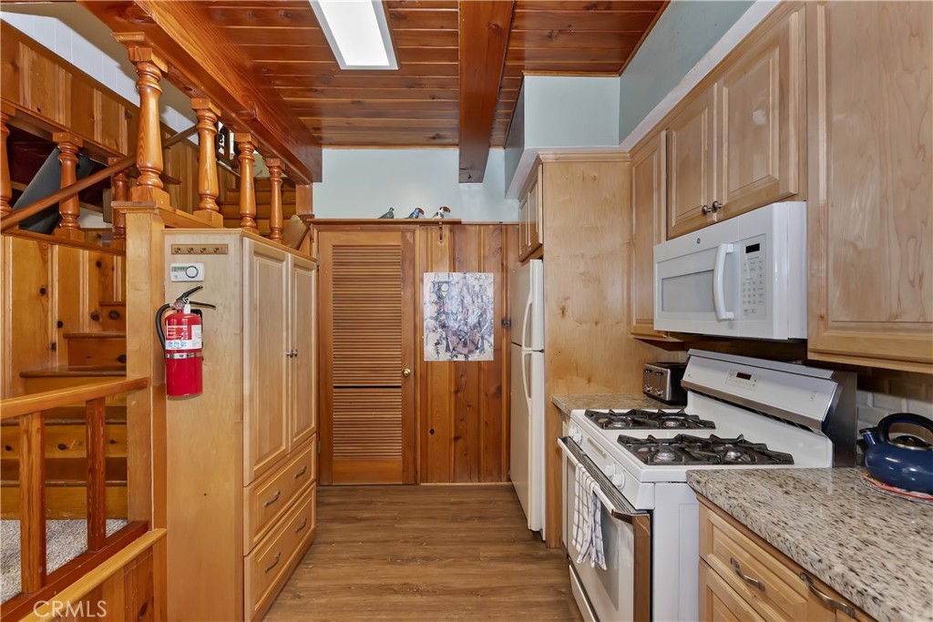 362 Ca-173 Property Photo 17
