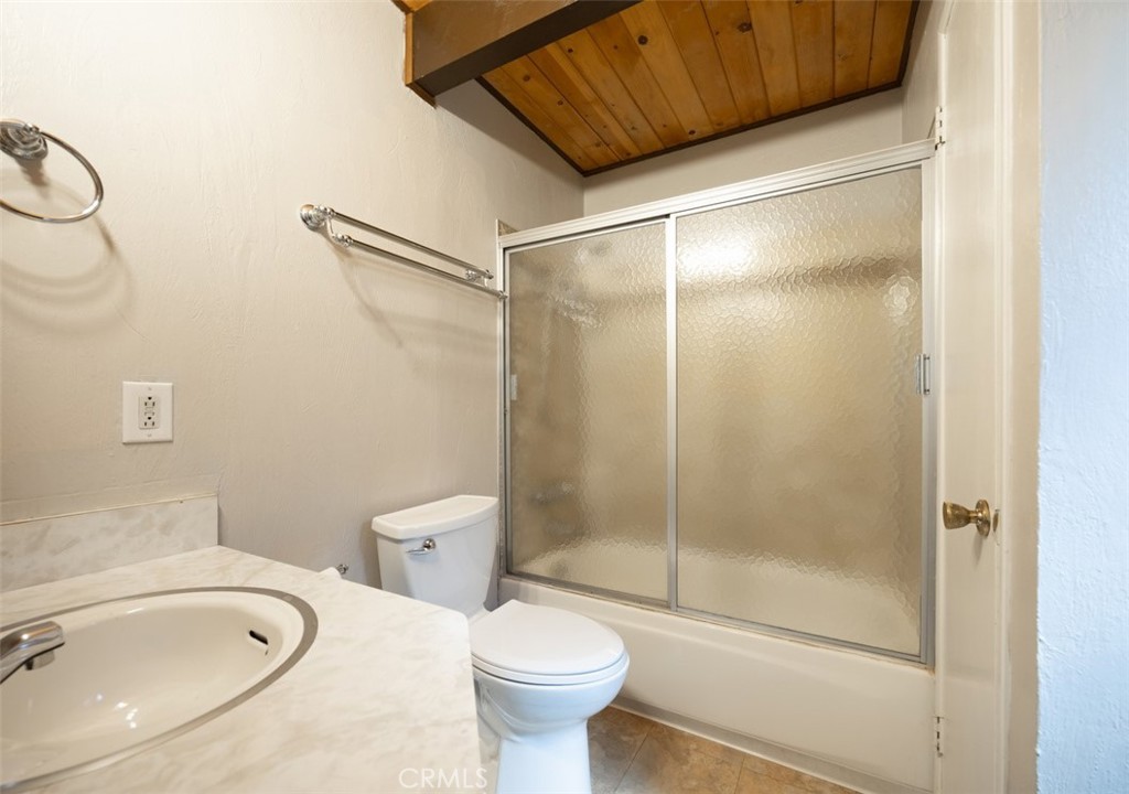 738 E Meadow Lane Property Photo 10