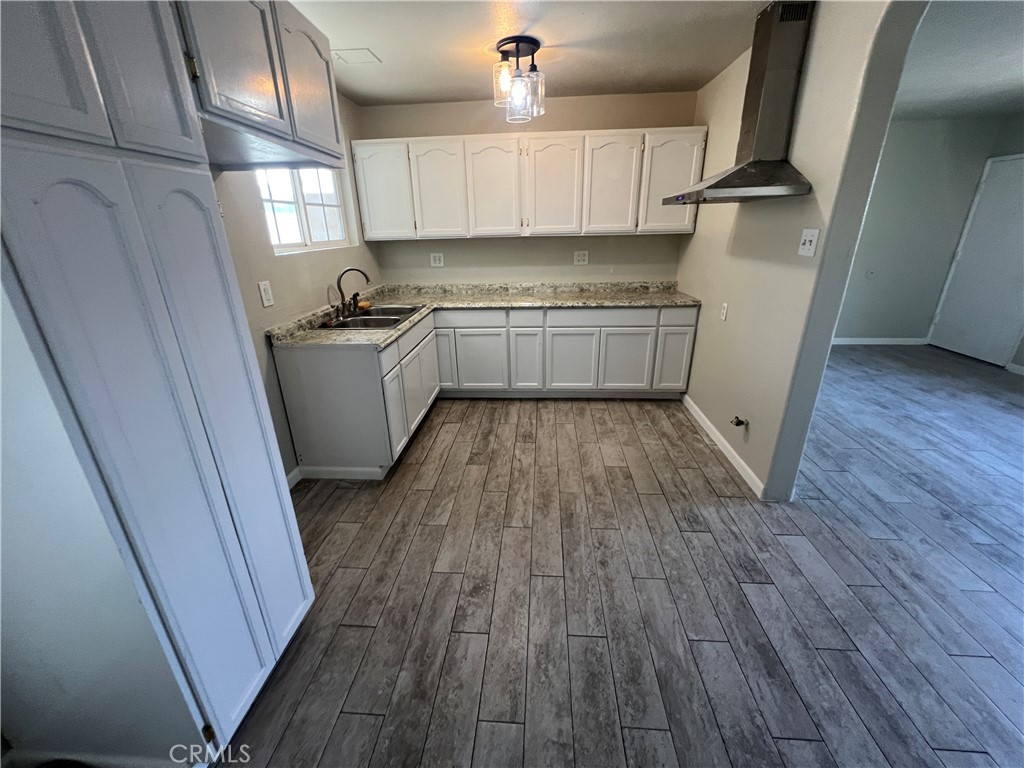 107 N Encina Avenue Property Photo 7