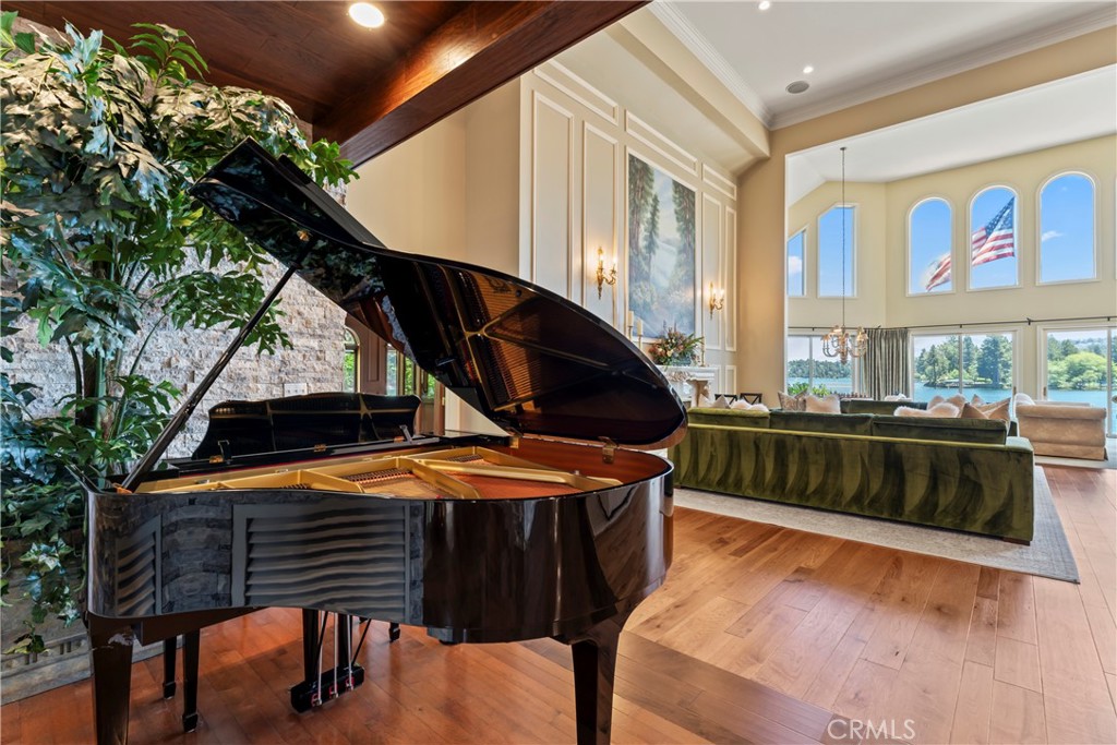 177 Shorewood Drive Property Photo 16