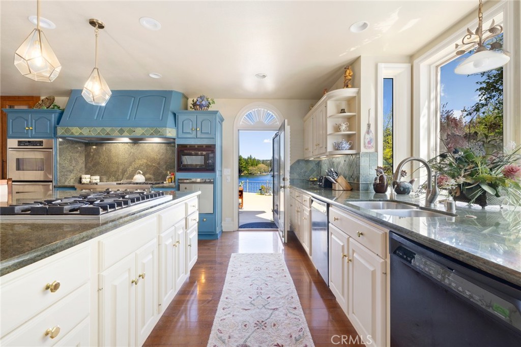 177 Shorewood Drive Property Photo 26